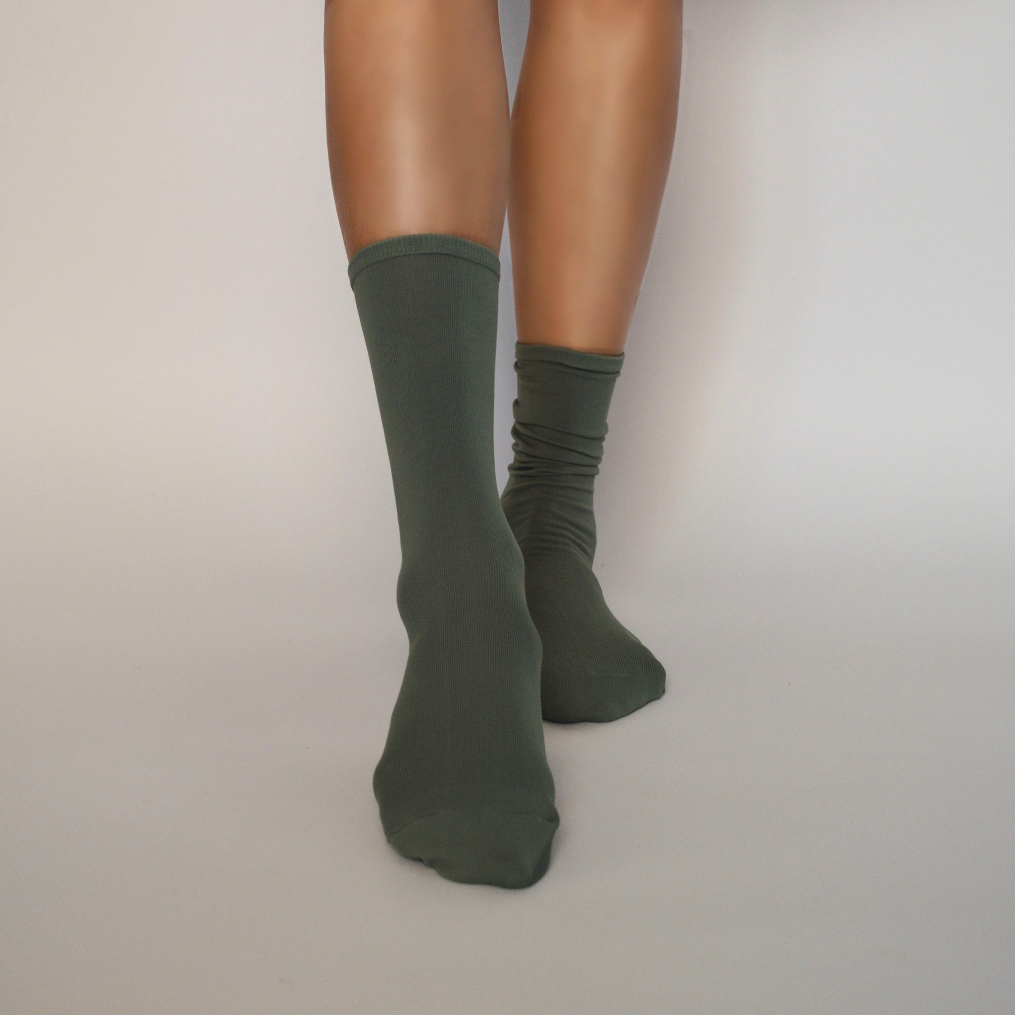 Essential High Crew Socks